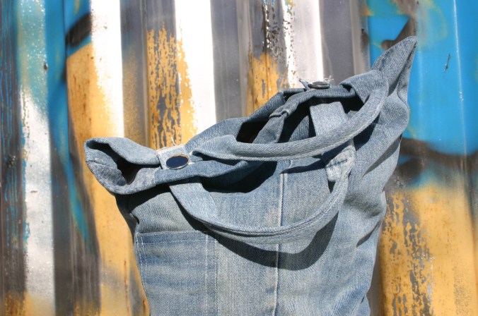 diy denim round bag with removable handles
