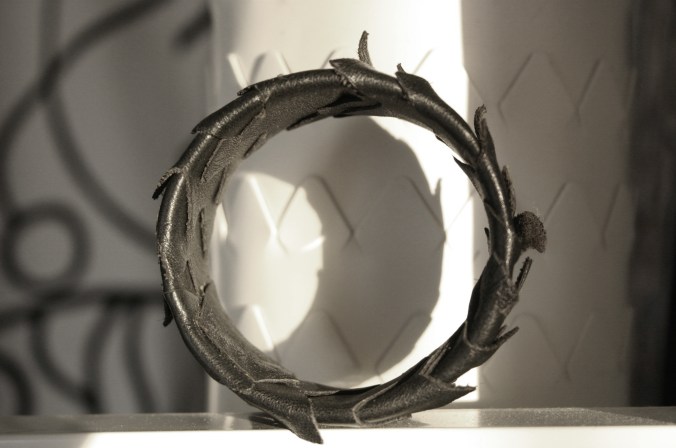 diy bracelet by gluing leather on the surface