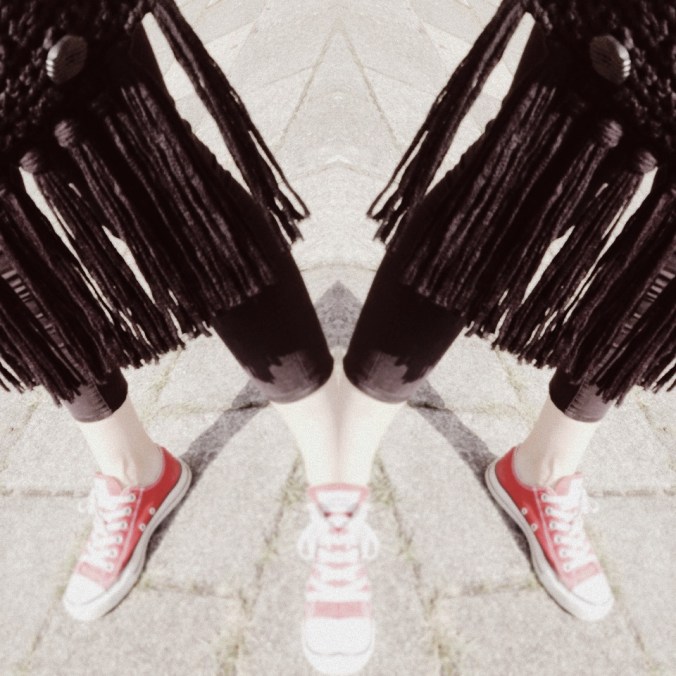 diy crochet fringe bag and converse